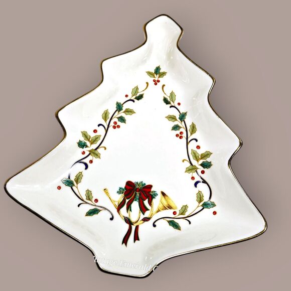 MIKASA Vtg Christmas Tree Candy Dish Holiday Elegance Holly Berries 8-3/4 inch - Picture 12 of 12